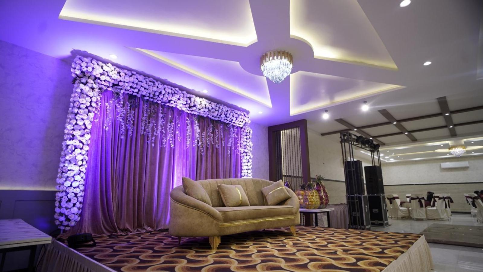 The Imperial Hotel And Convention Centre Kanpur Buitenkant foto