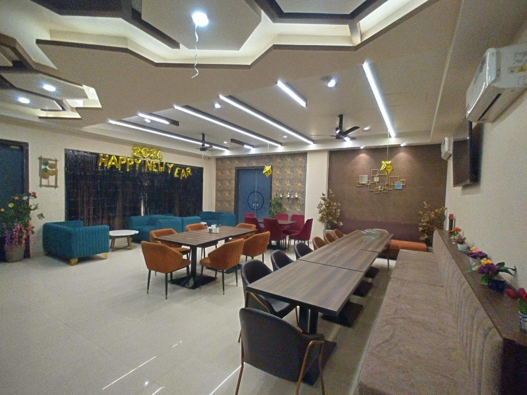 The Imperial Hotel And Convention Centre Kanpur Buitenkant foto