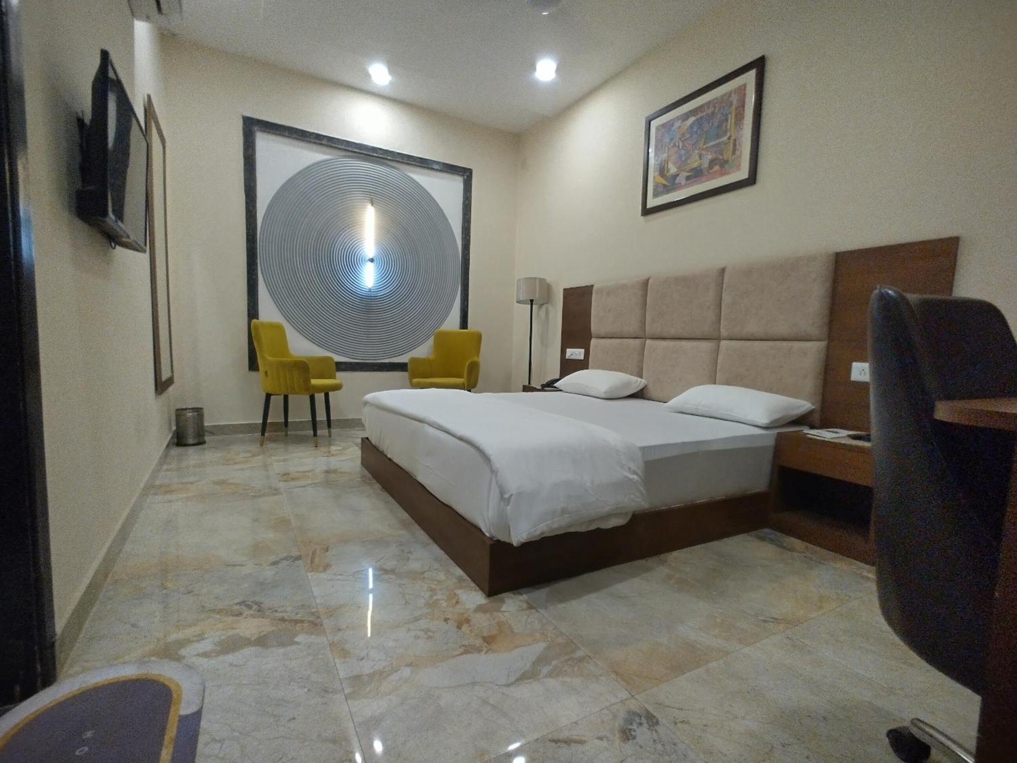 The Imperial Hotel And Convention Centre Kanpur Buitenkant foto
