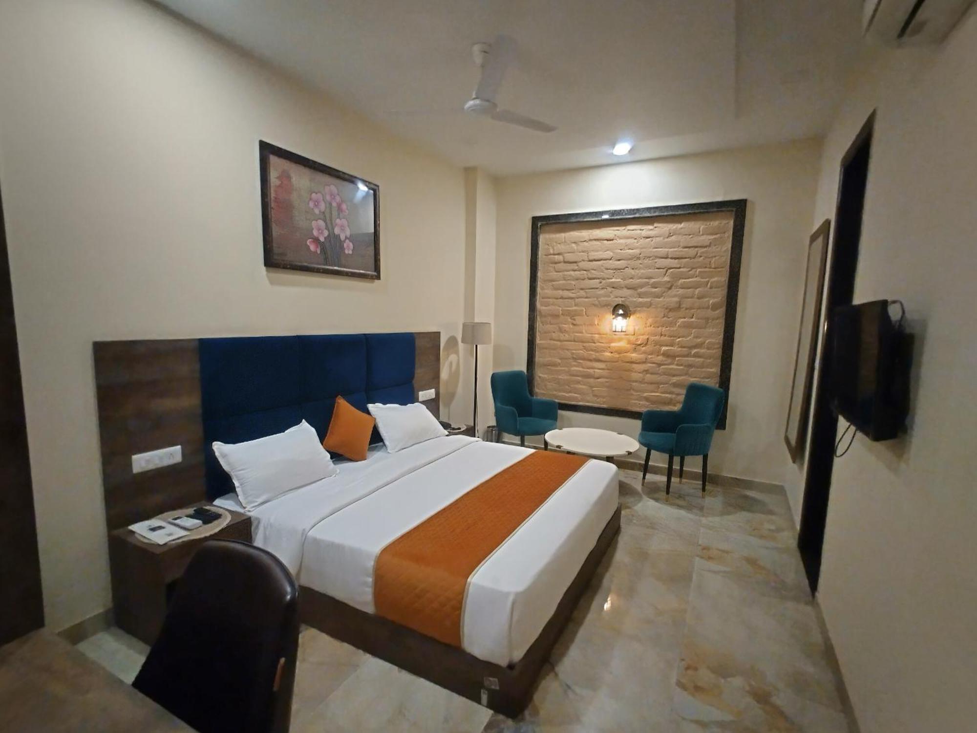 The Imperial Hotel And Convention Centre Kanpur Buitenkant foto