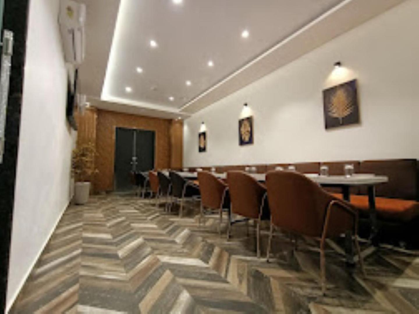 The Imperial Hotel And Convention Centre Kanpur Buitenkant foto