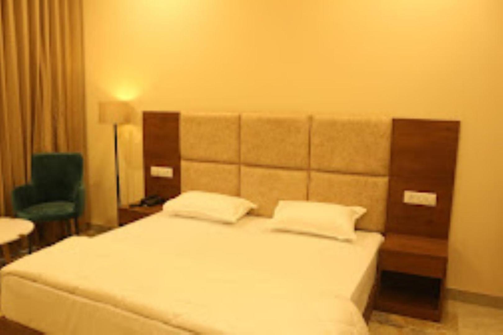 The Imperial Hotel And Convention Centre Kanpur Buitenkant foto