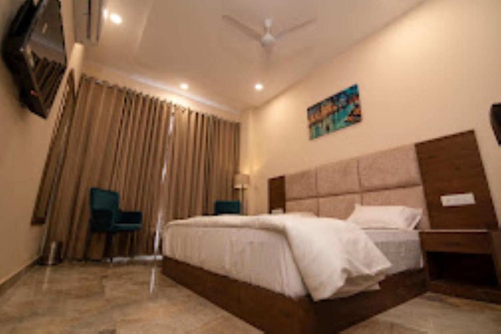 The Imperial Hotel And Convention Centre Kanpur Buitenkant foto