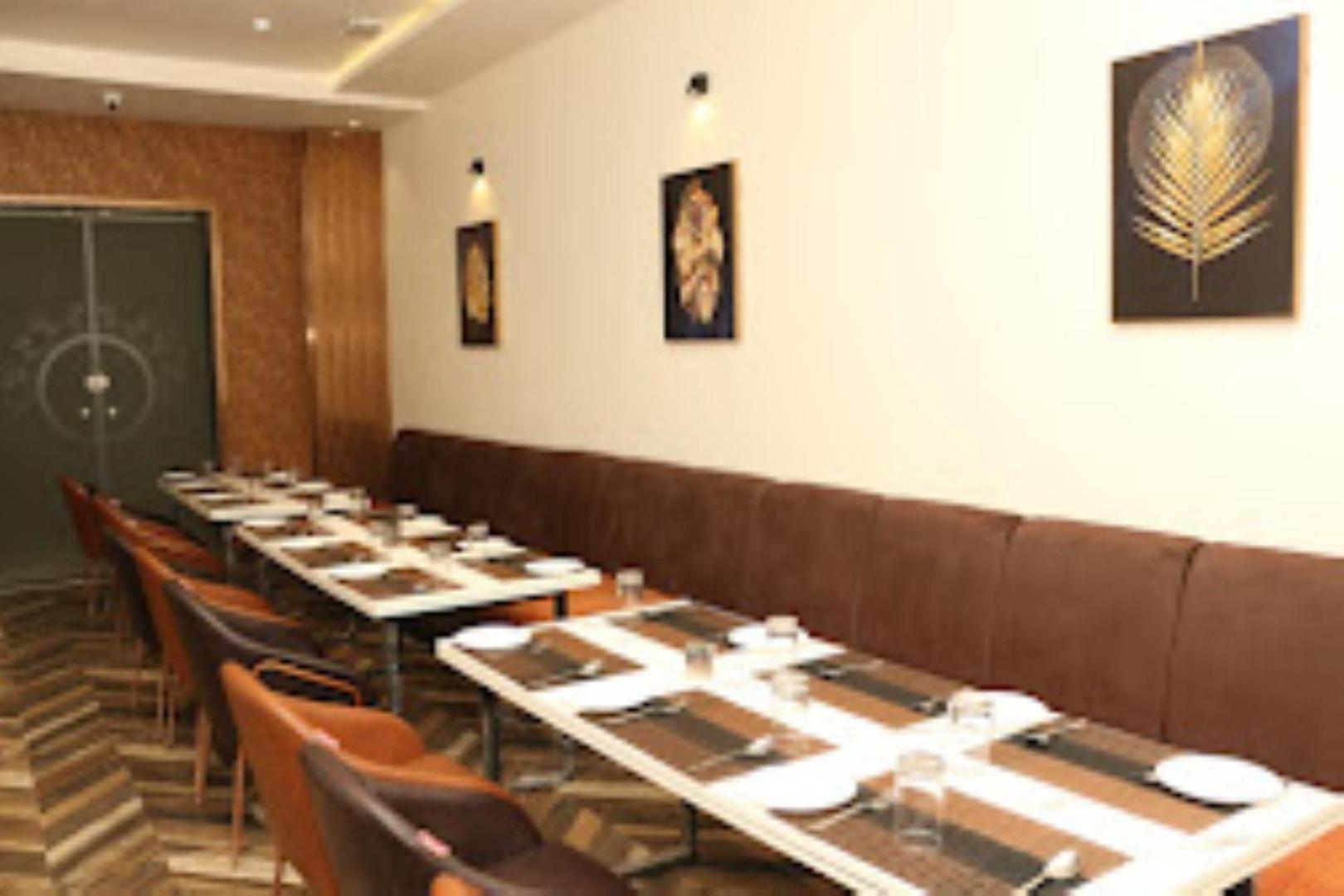 The Imperial Hotel And Convention Centre Kanpur Buitenkant foto