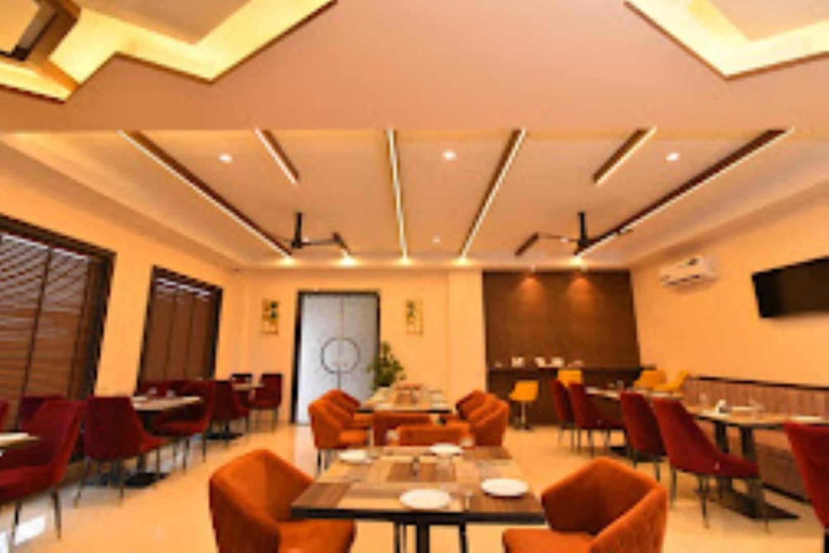 The Imperial Hotel And Convention Centre Kanpur Buitenkant foto